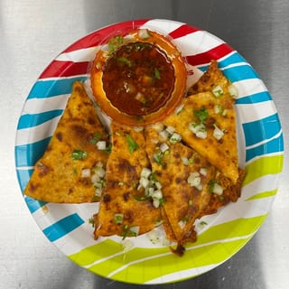 QUESADILLA DE BIRRIA